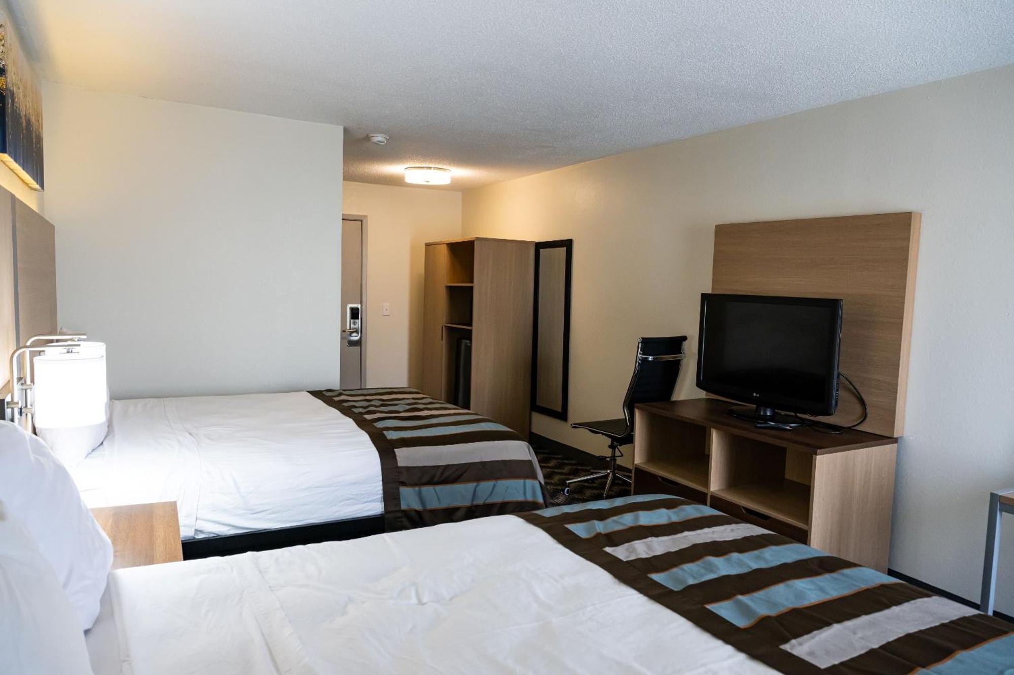 Baymont By Wyndham Greensboro/Coliseum Экстерьер фото