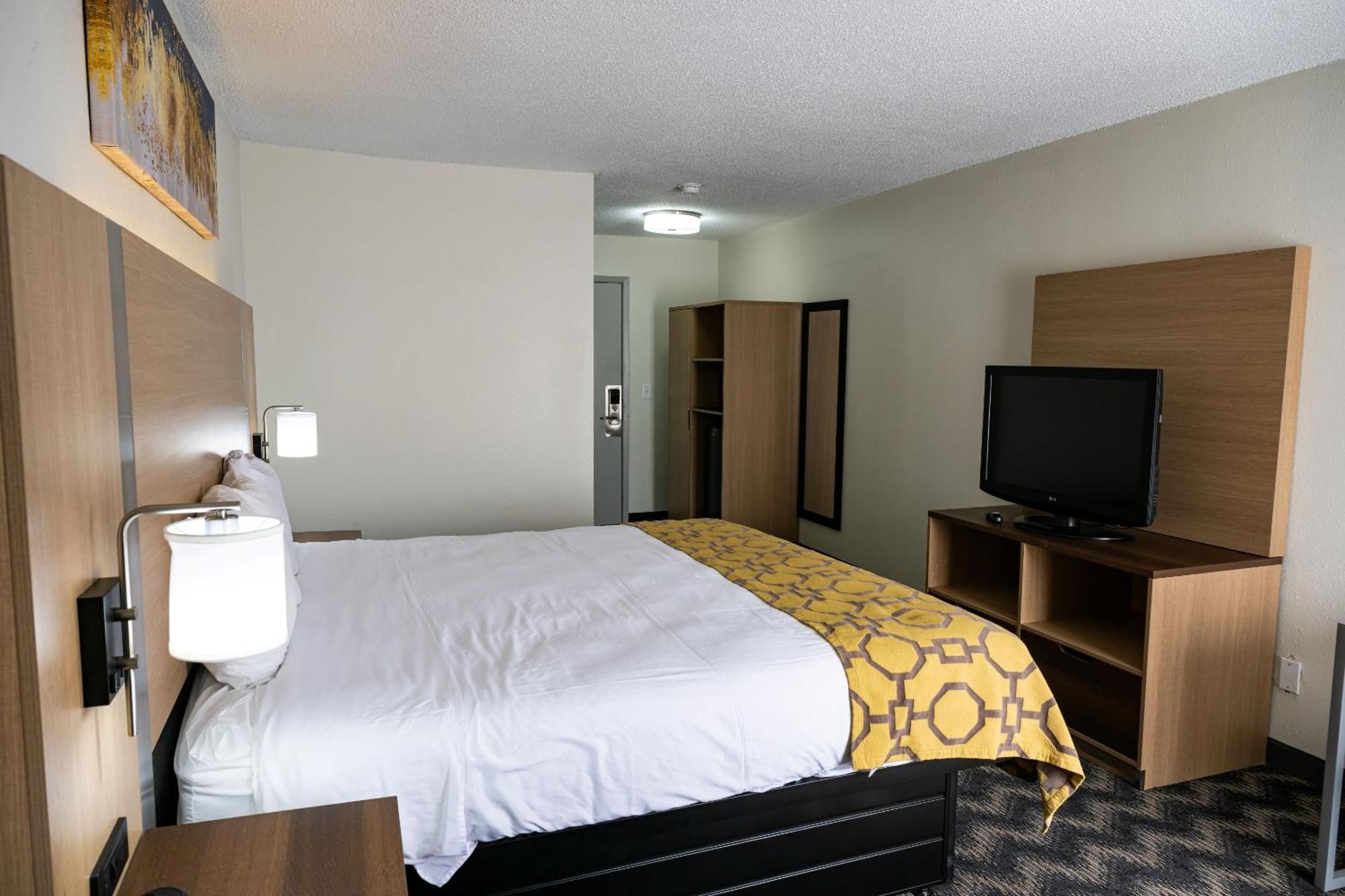 Baymont By Wyndham Greensboro/Coliseum Экстерьер фото